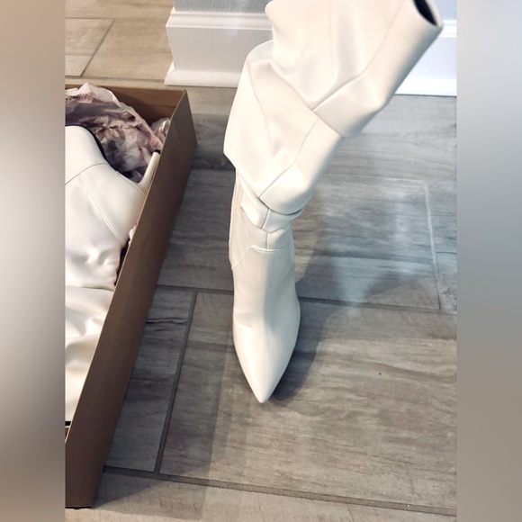 Jessica Simpson White Lyndy Slouch Boots, high boots w high heel, off white - Picture 11 of 11